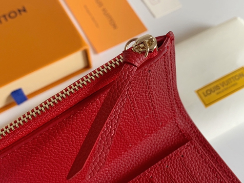 LVコピーウォレット着用イメージ